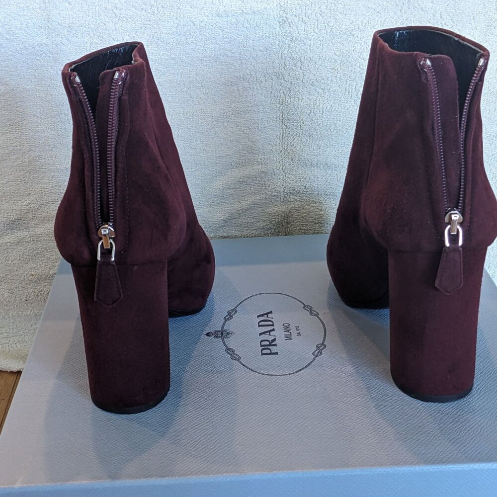 Size 8 / 38 PRADA Purple Suede Platform Block Heel Booties Good Condition